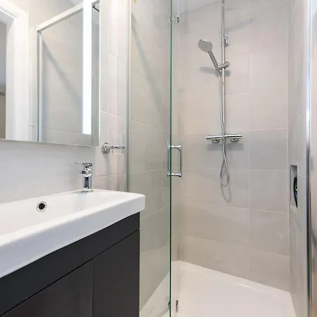 2br-sleeps4-parking-nearcork-6mintoairport Cork