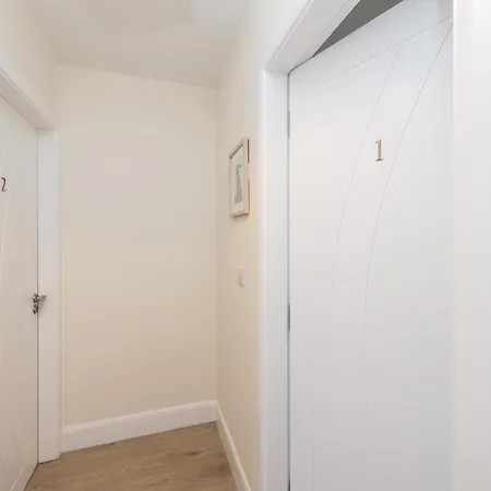Casa de Férias 2br-sleeps4-parking-nearcork-6mintoairport