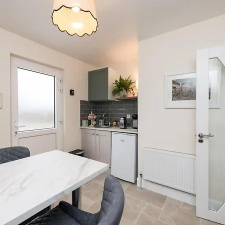 Casa de Férias 2br-sleeps4-parking-nearcork-6mintoairport