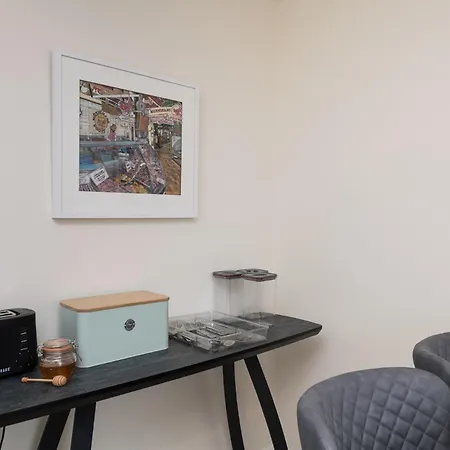2br-sleeps4-parking-nearcork-6mintoairport * Cork